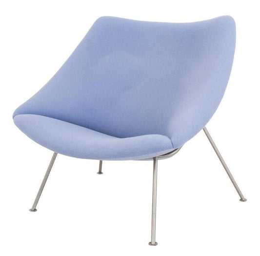 Deskundige restauratie voor een iconische designfauteuil met organische lijnen